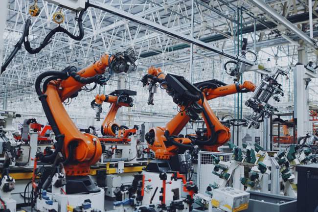 牛创的工厂采用了大量ABB与KUKA机器人 牛创的工厂采用了大量ABB与KUKA机器人