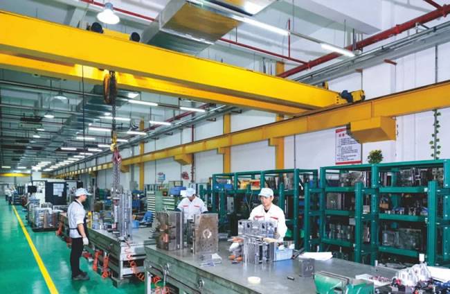 华阳精机精密压铸业务模具加工车间