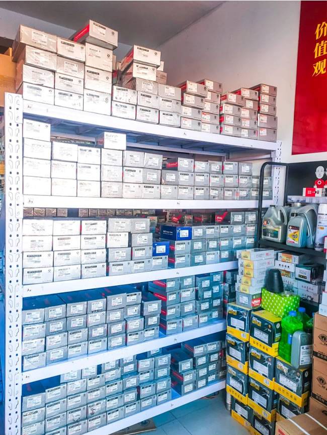 仓库和货架更好的整齐分类摆放