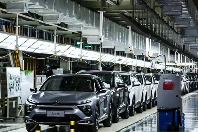 等待下线的凡尔赛车型 等待下线的凡尔赛车型