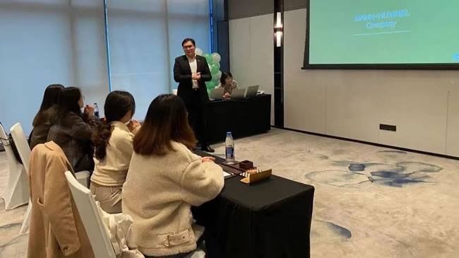 曼胡默尔副总裁兼中国区总裁徐捷先生发言