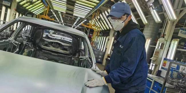 上汽乘用车临港工厂生产线