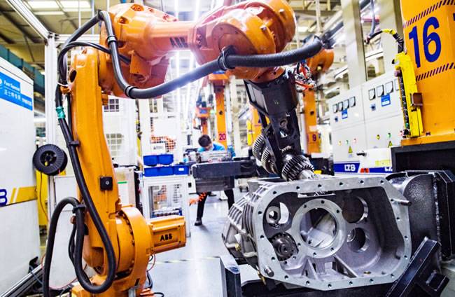 法士特变速器智能化装配生产线