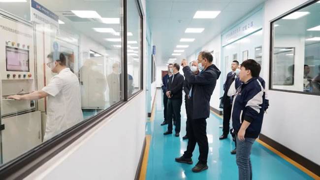 参观瑞立国家级企业技术中心 参观瑞立国家级企业技术中心