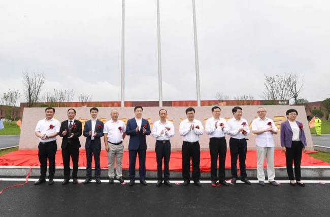 宜市委书记于秀明，国轩高科高科董事长李缜见证项目投产