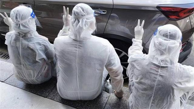 北海途虎养车工场店志愿者们正在休息 北海途虎养车工场店志愿者们正在休息