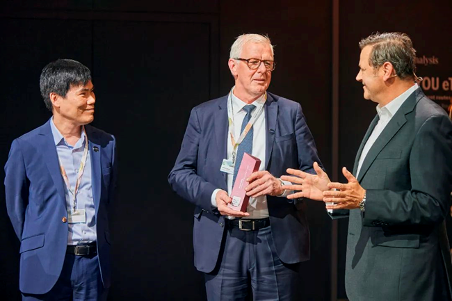 宁德时代荣获“戴姆勒卡车供应商奖”