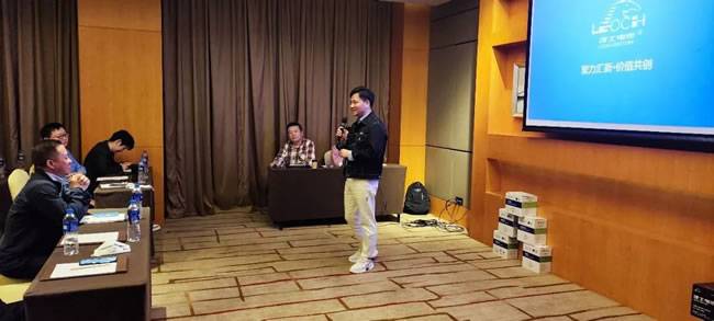 ▲理士国际国内营销起动渠道总经理沈越先生