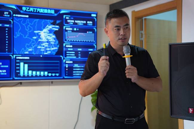 △ 甲乙丙丁汽配服务站项目总经理 李松 △ 甲乙丙丁汽配服务站项目总经理 李松