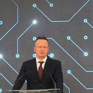 西雅尔多·彼得(Péter Szijjártó)  匈牙利外交与对外经济部部长