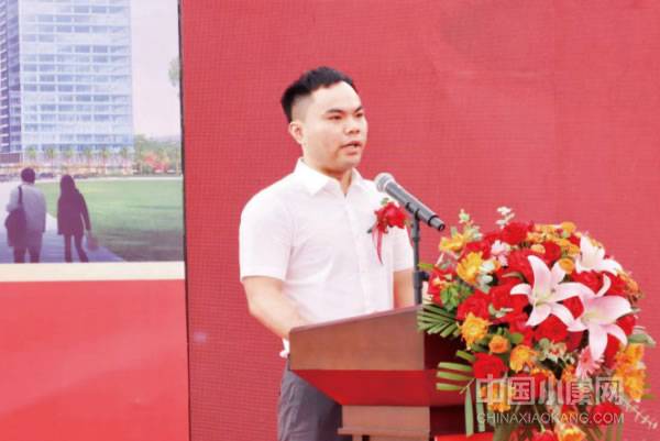 图为陈田汇汽车零部件再制造产业基地总裁黎永乐在该基地奠基仪式上致辞。 图为陈田汇汽车零部件再制造产业基地总裁黎永乐在该基地奠基仪式上致辞。