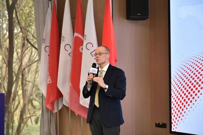 Iain McDaniels先生发言