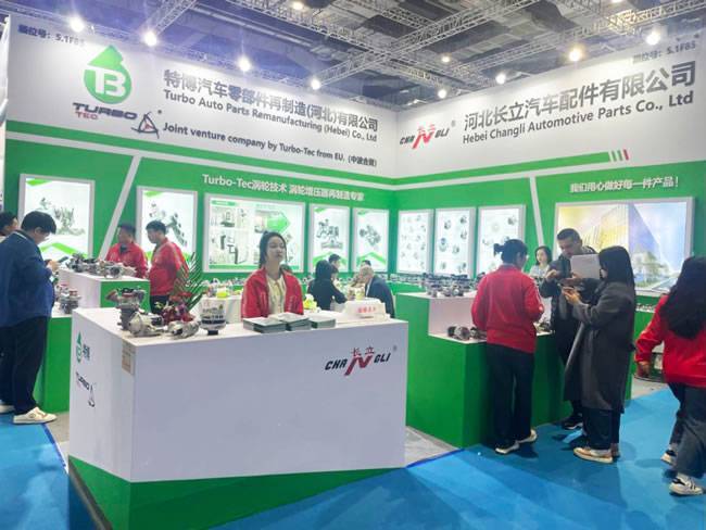 ▎特博再制造 艾朝辉(左)